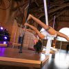 pole-dance-shopping-competition-spectacle-culotte-brassière